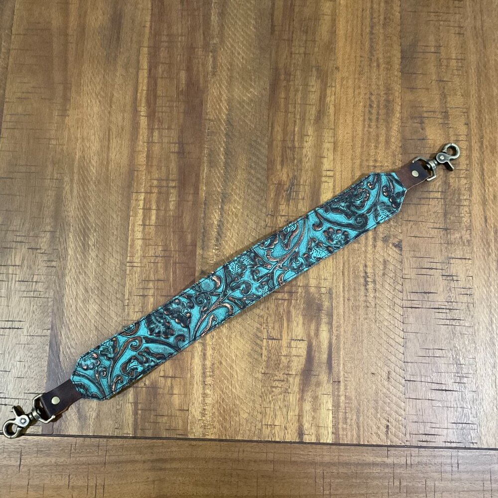 EUC Jill's Homestead Short Teal w/ Rose Gold Highlights Leather Strap